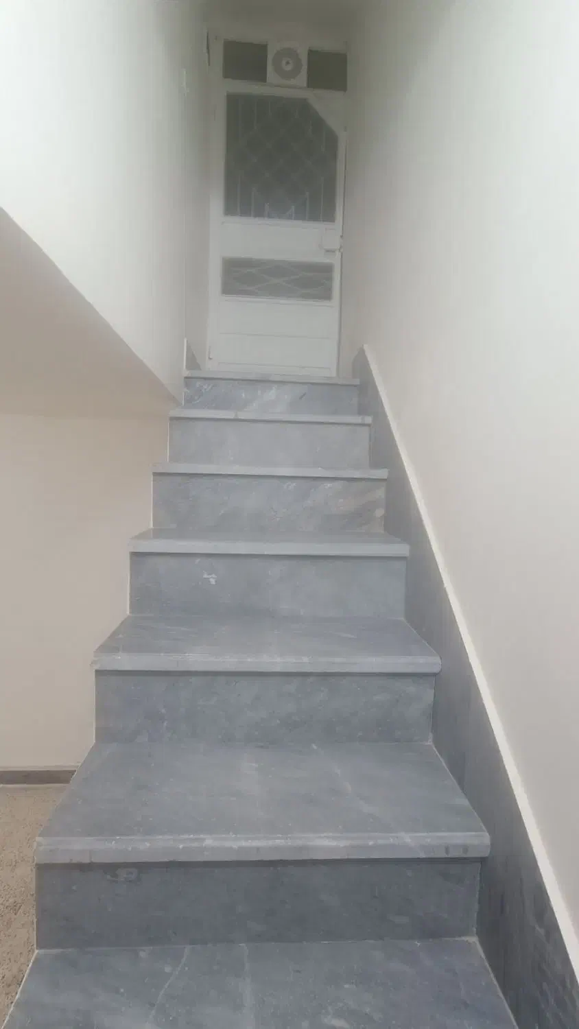 اجاره زیرزمین تجاری دربست نبش خیابان آزادگان جنوبی