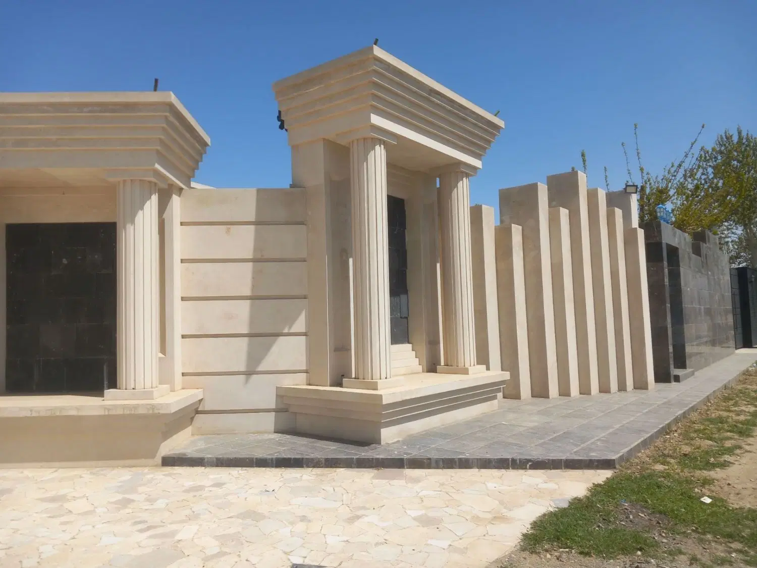 ۲۰۰متر زمین کاربری باغ وباغچه