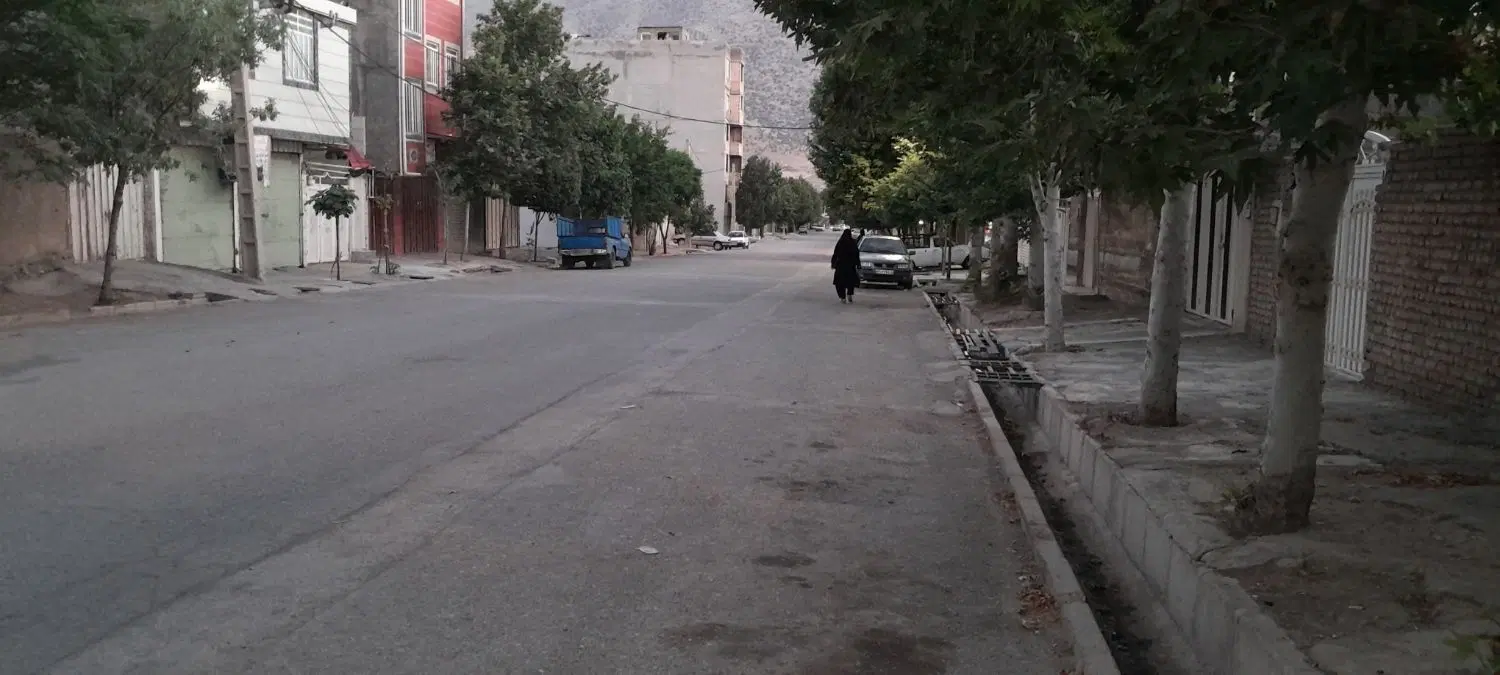 زیرزمین نقلی و دنج، بر خیابان ۲۰ متری نگارستان نهم