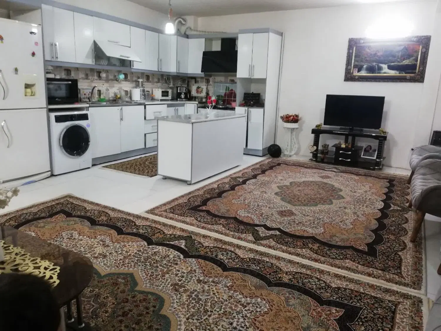 دوخوابه بزرگ با پارکینگ و انباری