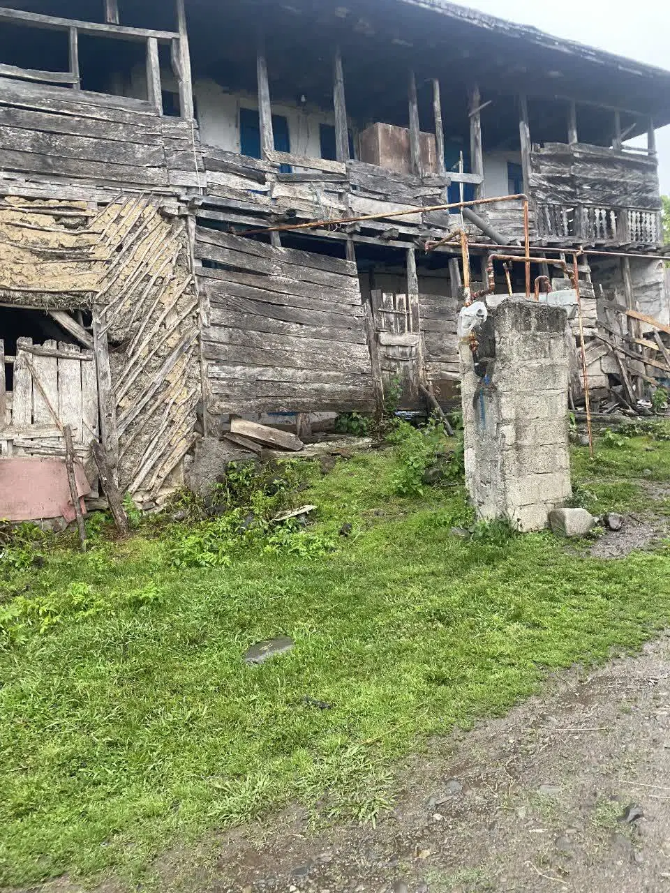 خانه‌ی قدیمی با ۳۰۰ متر زمین مسکونی
