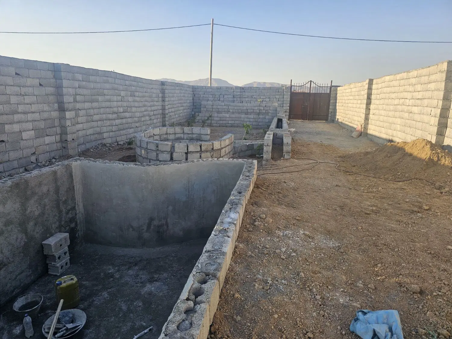 ۳۶۰ متر چهار دیواری بر آسفالت علی آباد