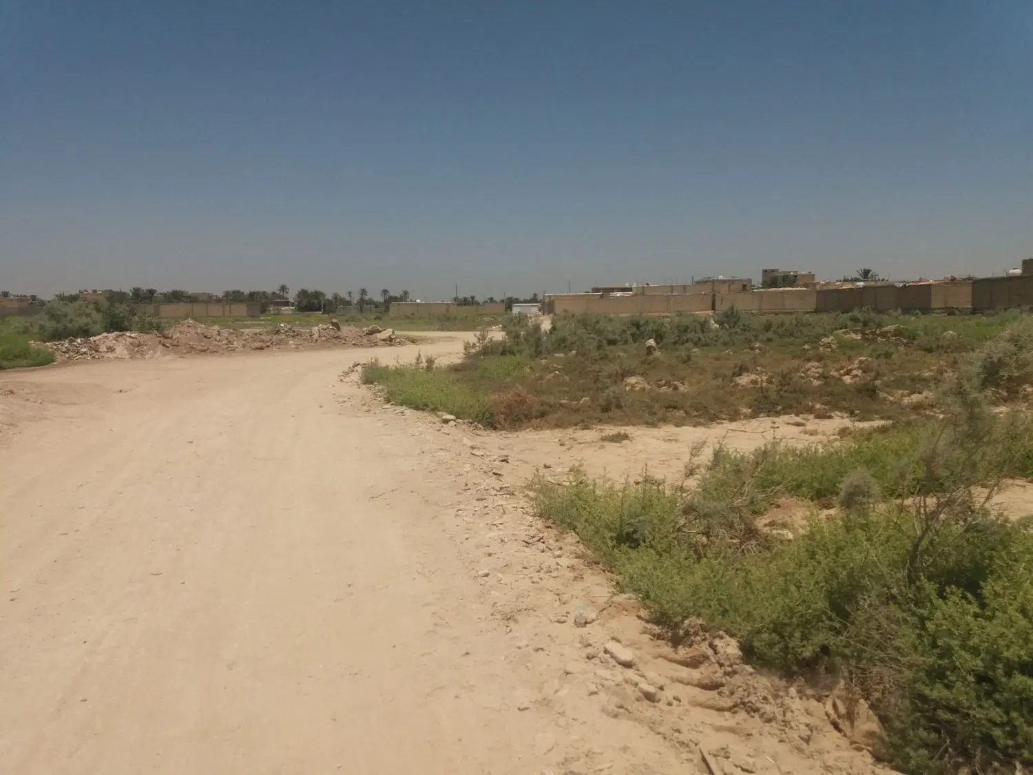 یک قطعه زمین به مساحت ۳۶۰ متر جنب مسجد صاحب الزمان