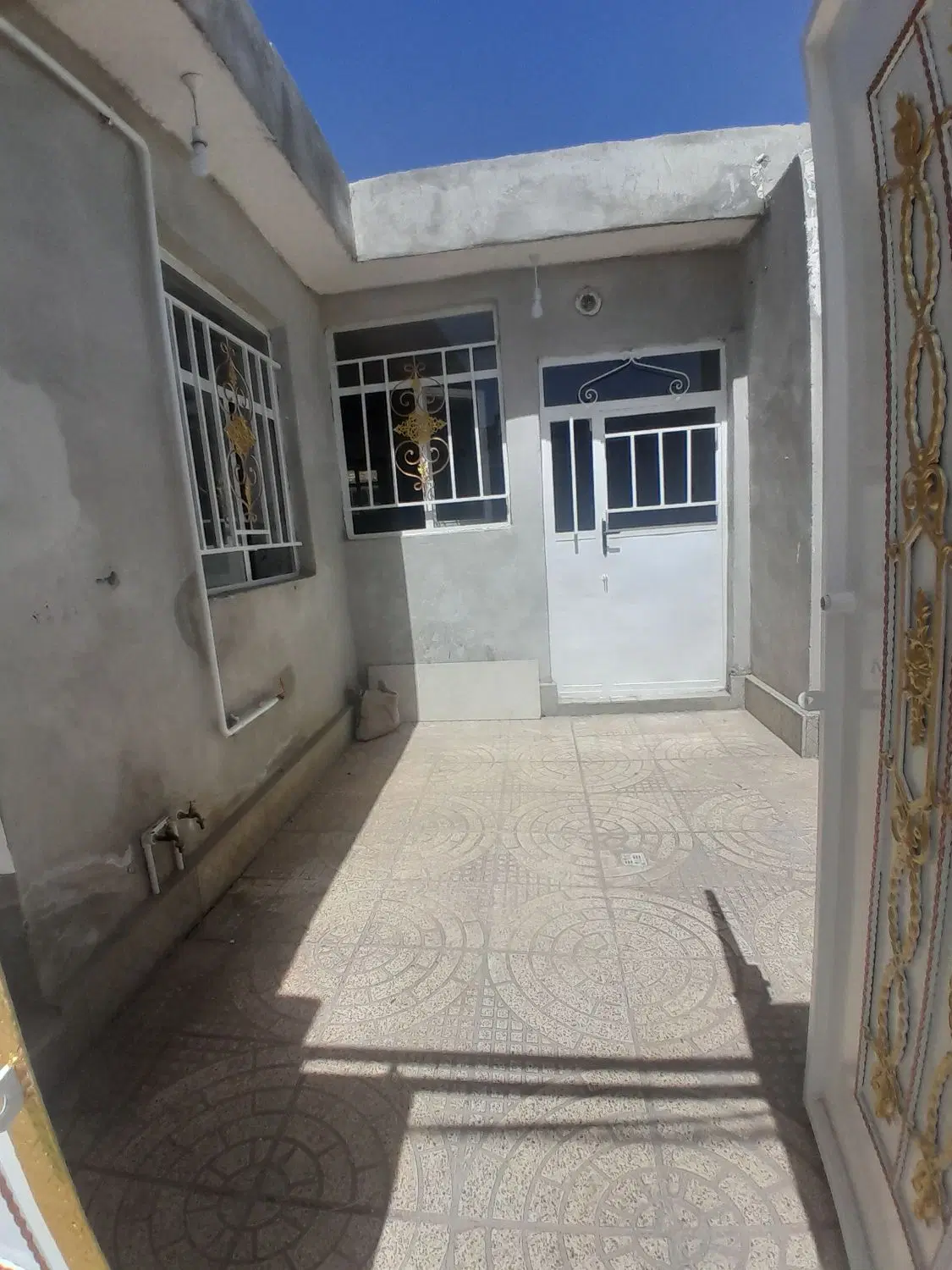 خانه ۸۵ متر کمربندی باند پایین خ حسین زاده