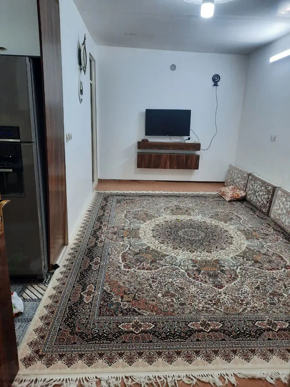 خانه 50متر دوطبقه تکمیل کولرگازی نداره ولی می‌بندم