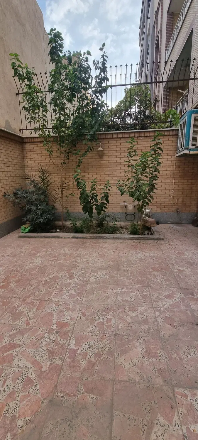ساختمان ۲ طبقه