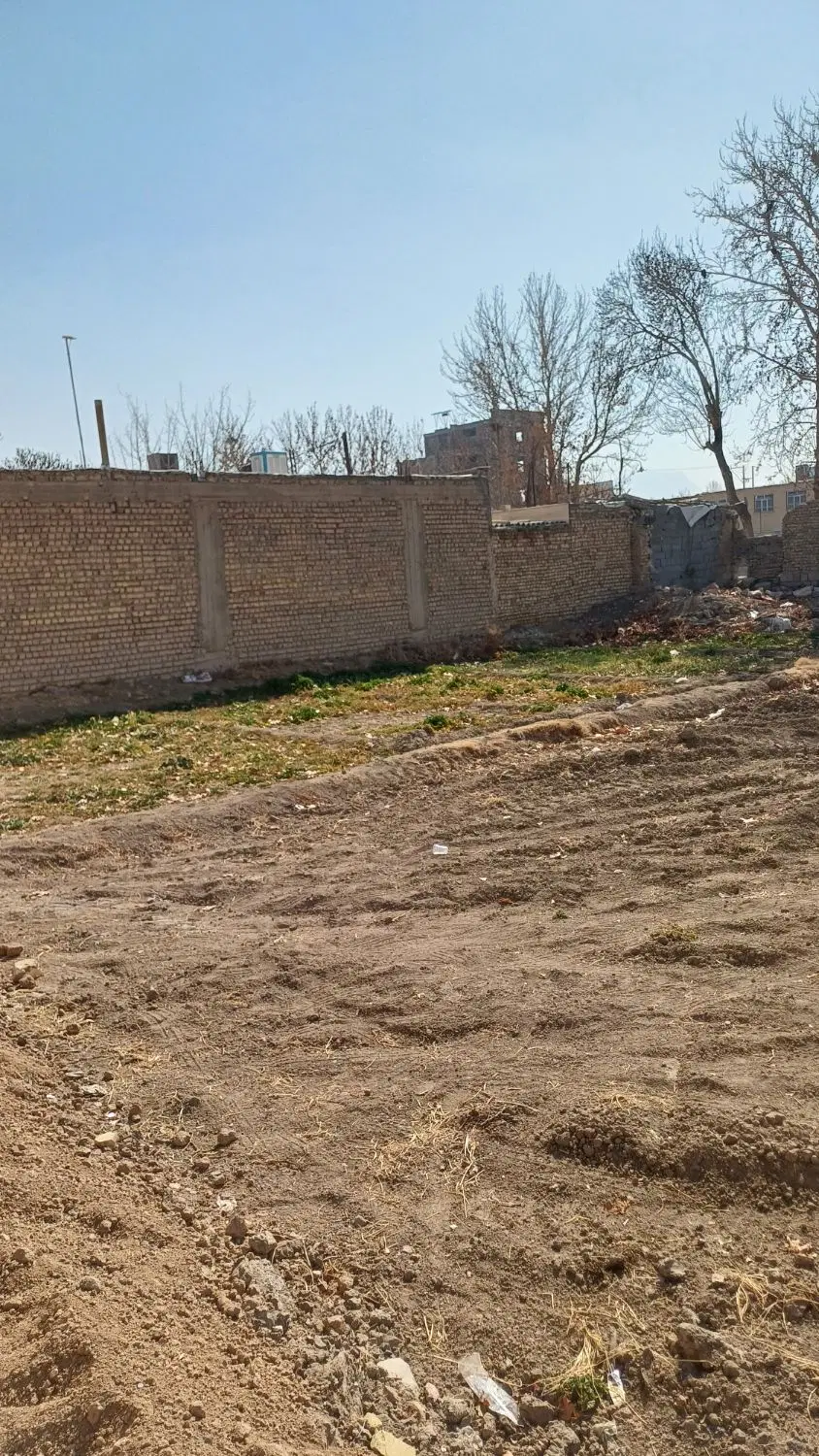 زمین درچه