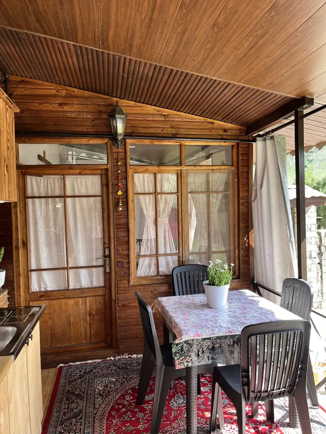 اجاره کلبه باغ ( افرا) لاهیجان
