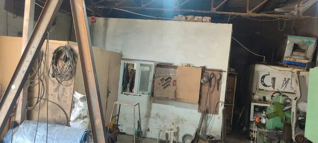 مغازه 100 متری