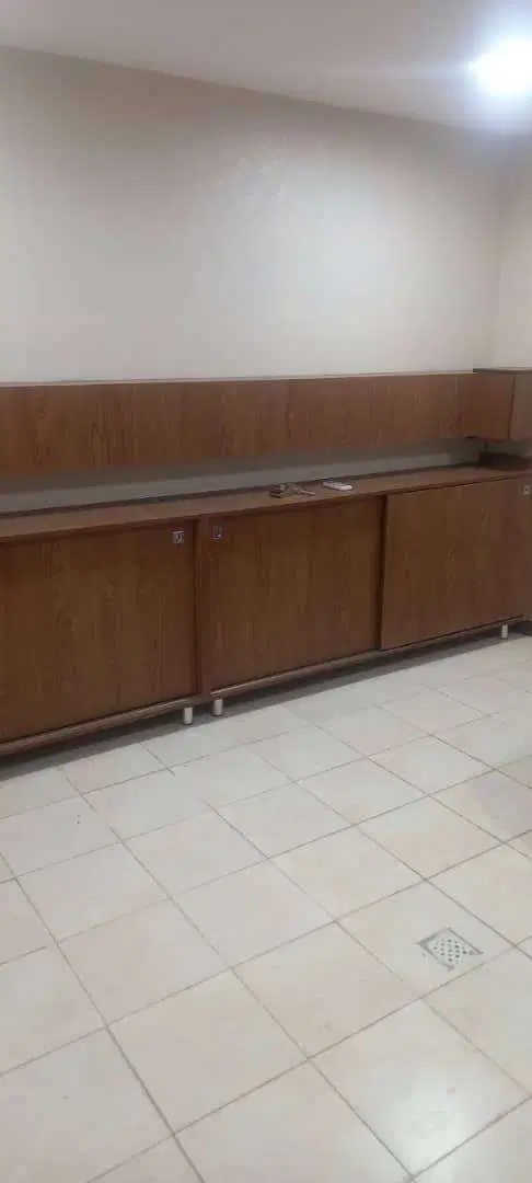 چهاراه حکیم نظامی50متربطرف پل فلزی