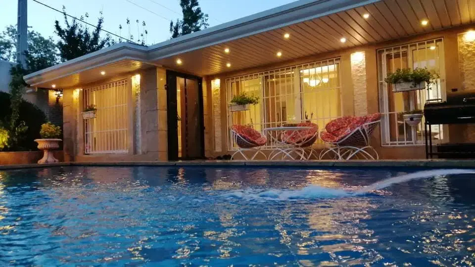 ویلای تمیزاستخردار و بدون استخر  مستقیم از مالک