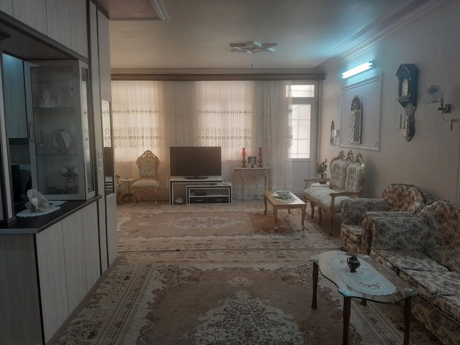 ویلایی قائم