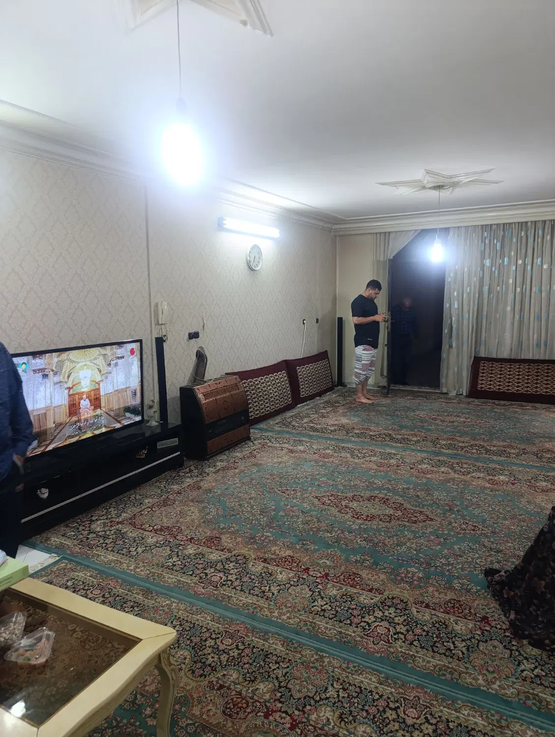 90متر دوخواب_80متر حیاط اختصاصی حاشیه فرهنگ
