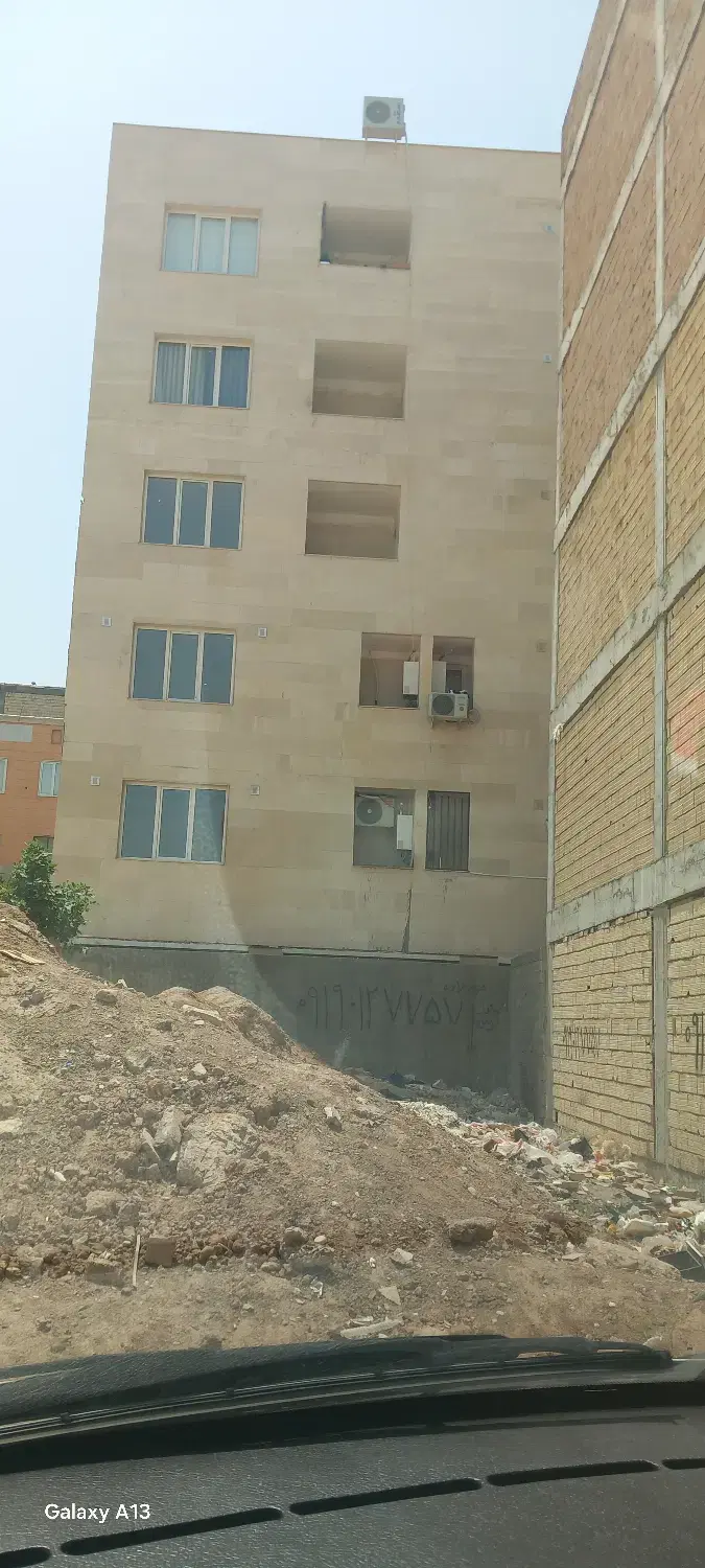 زمین مسکونی