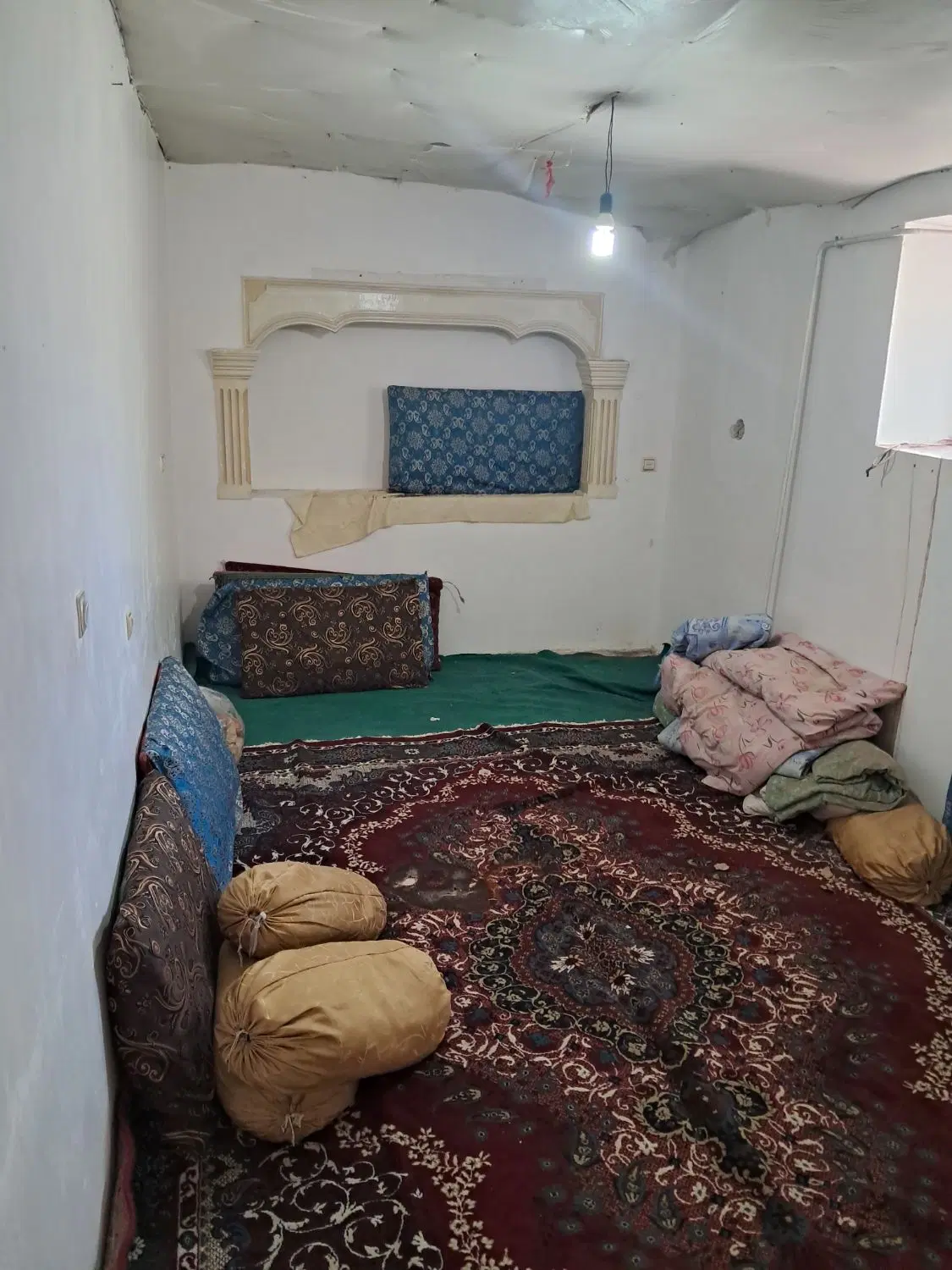 خانه قدیم وزمین کشاورزی