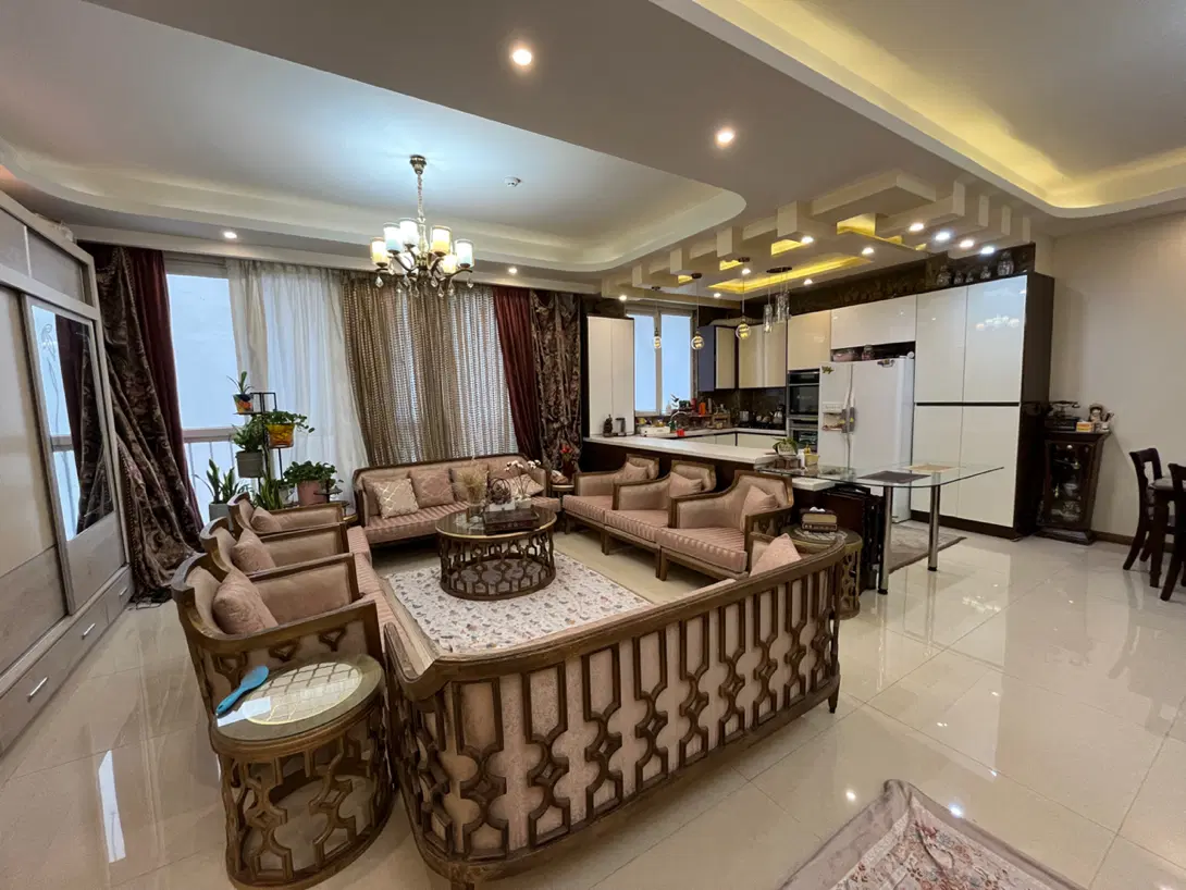 اپارتمان ۱۳۷ متر ۳ خواب « امکانات کامل »