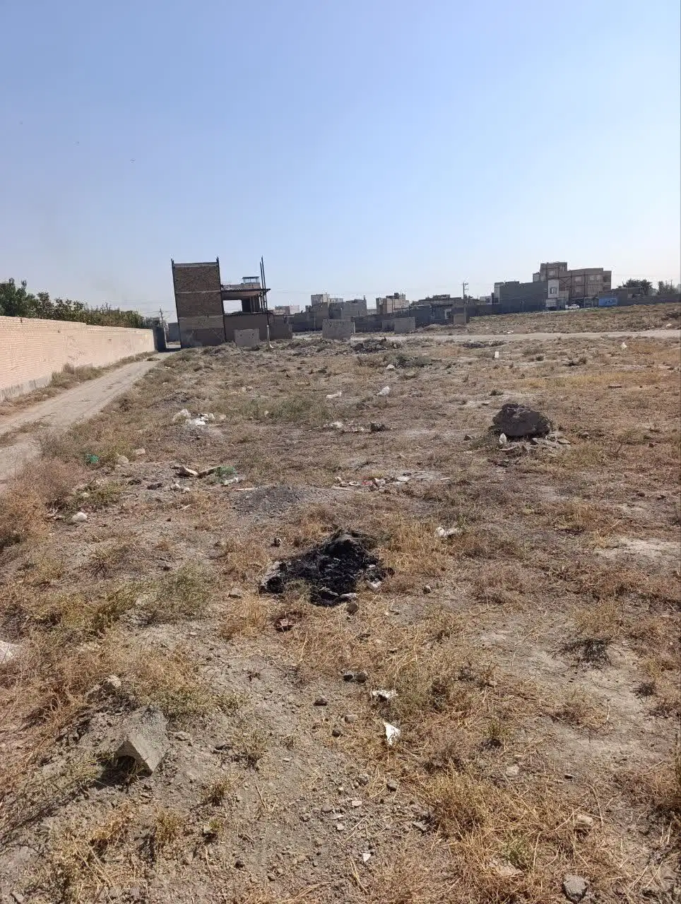۱۱۰ متر زمین به فروش میرسد