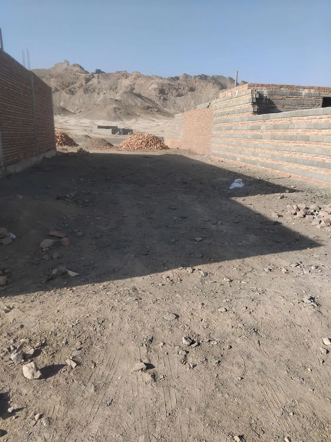 زمین فروشی
