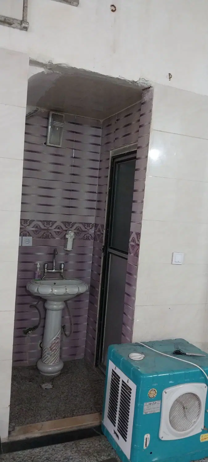 یک واحد زیر زمین تجاری ۷۵ متری