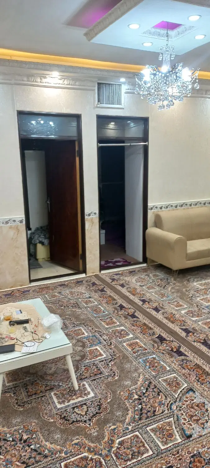 یک واحد اپارتمان فروشی طبقه همکفت ۳طبقه تک واحدی