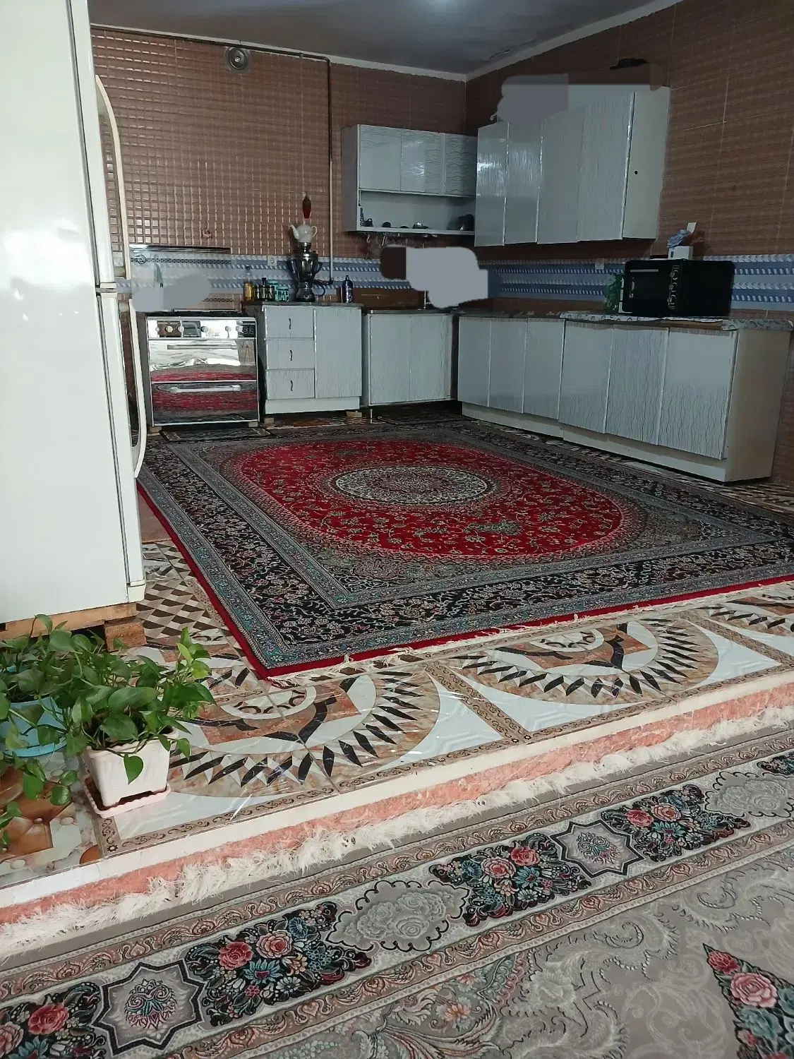 فروشی خانه ۲۲۰