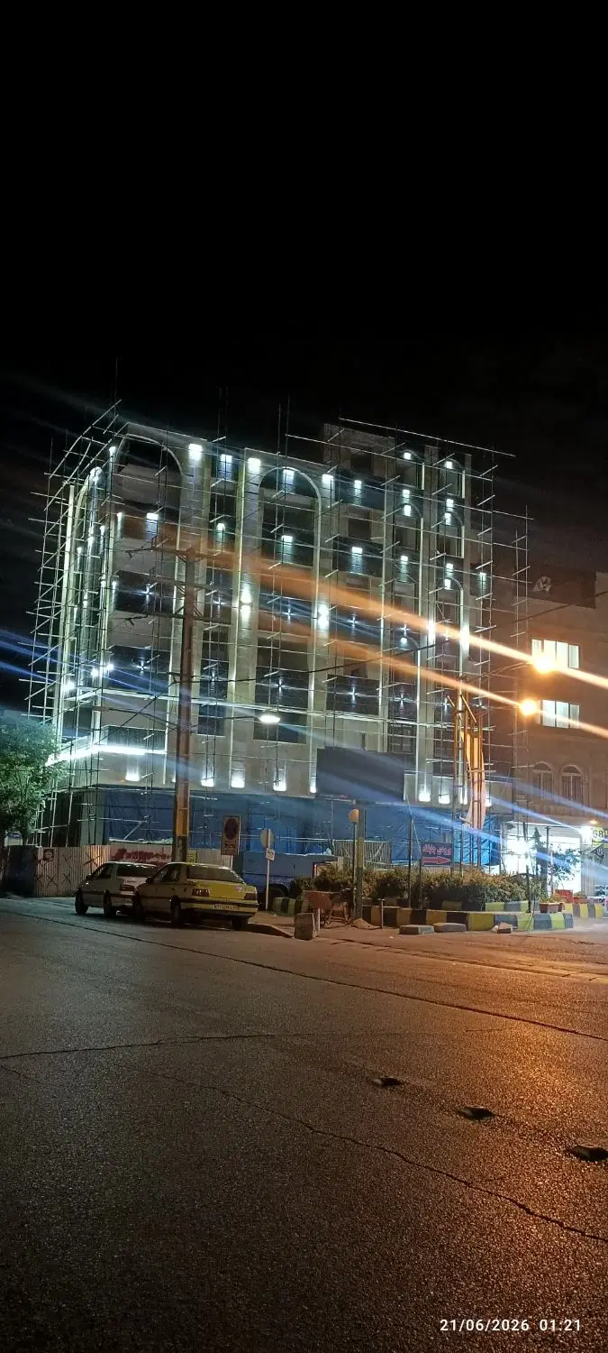 واحدنوساز.خام.قولنامه.سه نبش .نورگیر از هرطرف