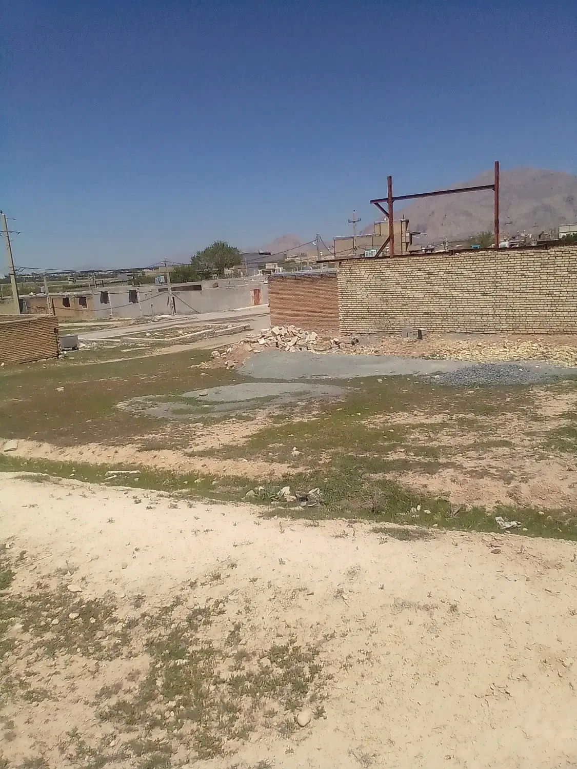 زمین روستای بیجانه