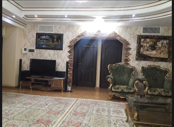 ۸۰ متر آپارتمان بر خ مدرس