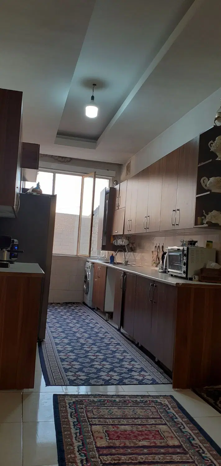 یک واحد خانه ۹۷ مترگلشهر اختر غربی نزدیک مترو