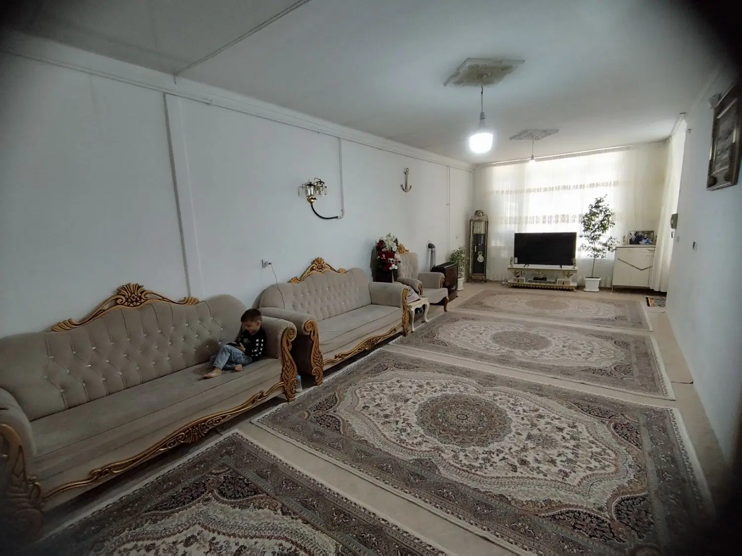 ساختمان سنددار بر خیابان