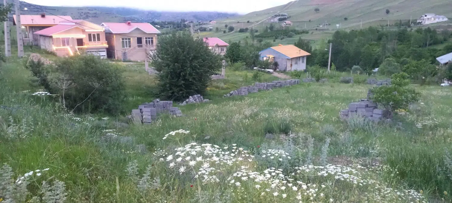 زمین مسکونی ۲ قطعه ۳۰۰متری  ۱قطعه ۵۰۰متری