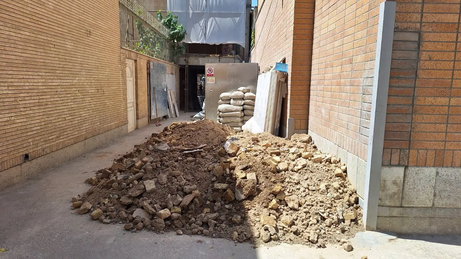 زمین ۶۱۸ متری _ کرتمان