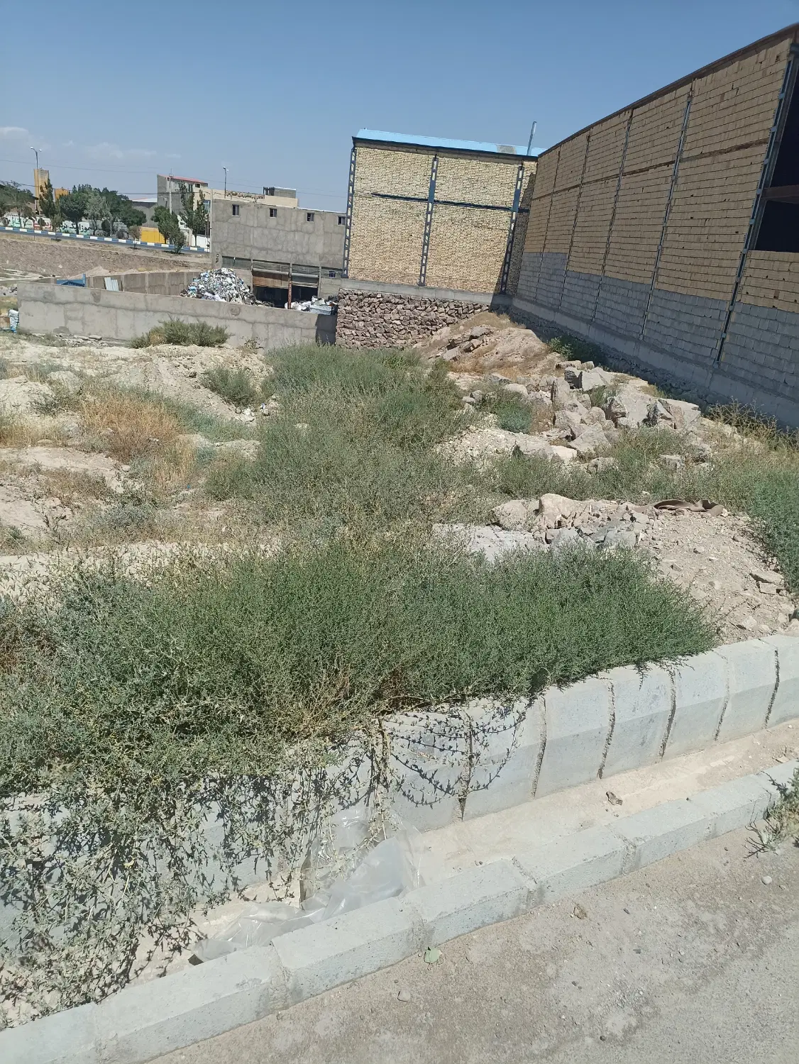 زمین سوله