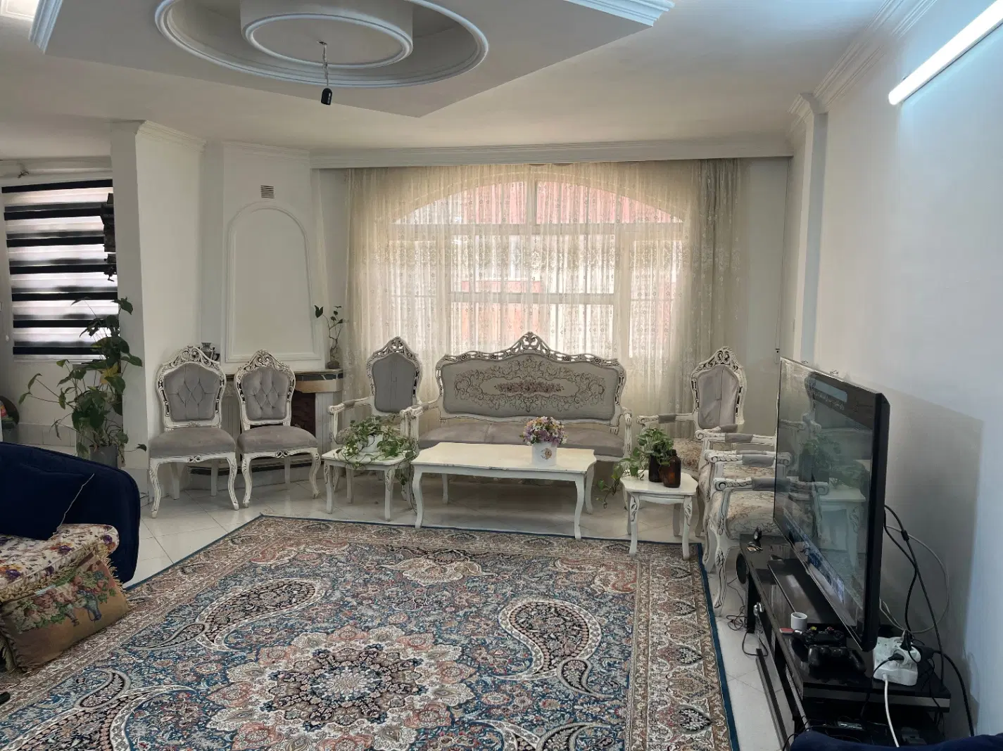 آپارتمان ۸۳ متری سرافرازان