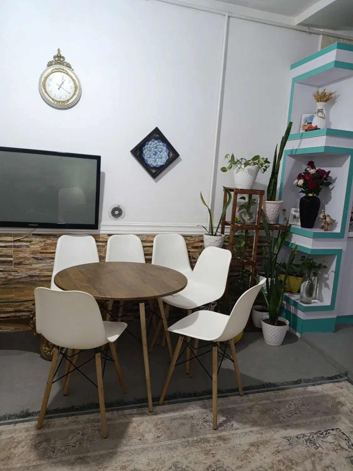 یک خانه ویلایی دوخوابه رهن داده میشود.