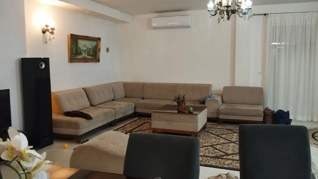 همخونه خانم