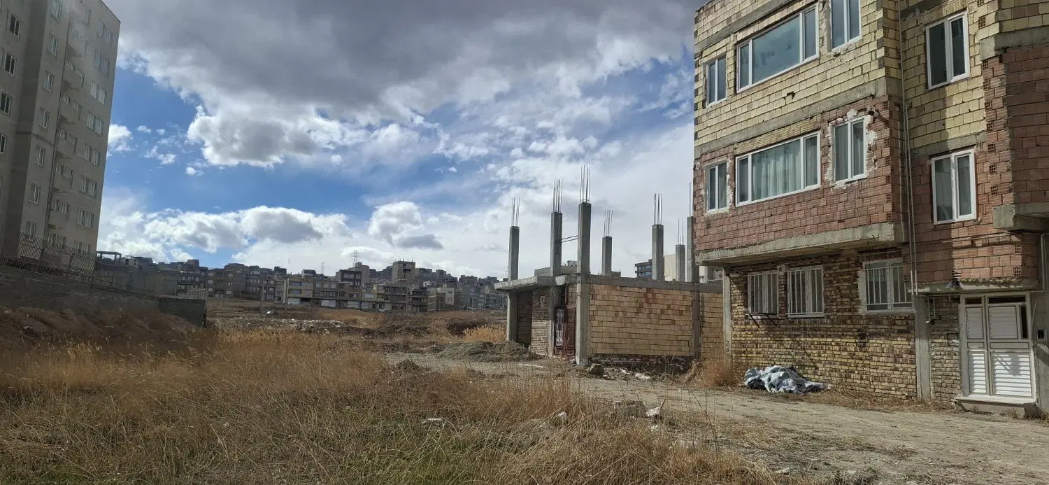 زمین فروشی