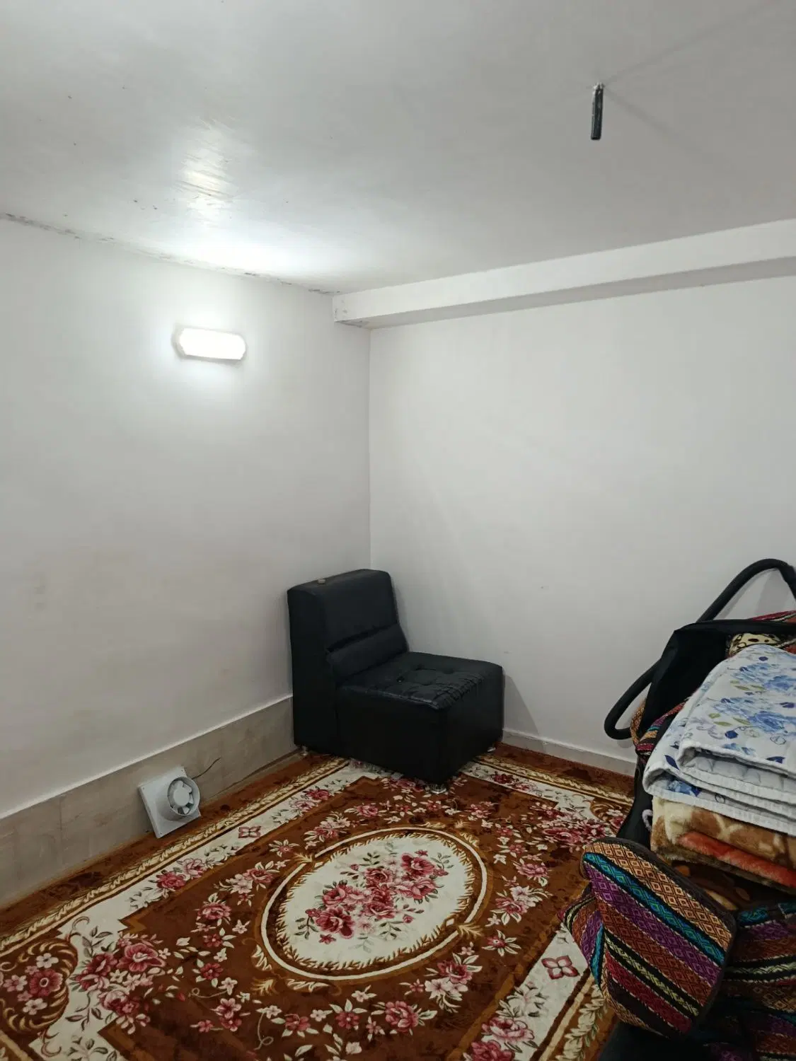 سویت 60متری رزمندگان پشت دانشگاه باخنر