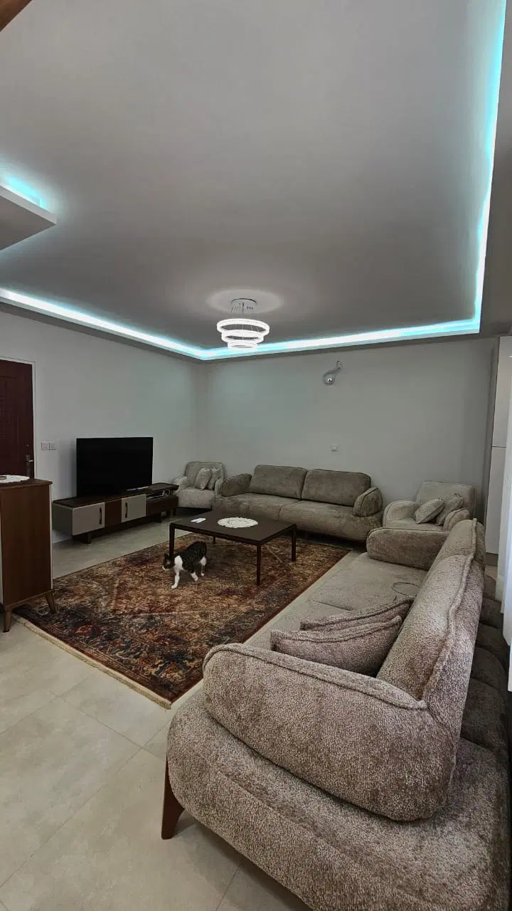 62 متر نوسازی شده علم و صنعت