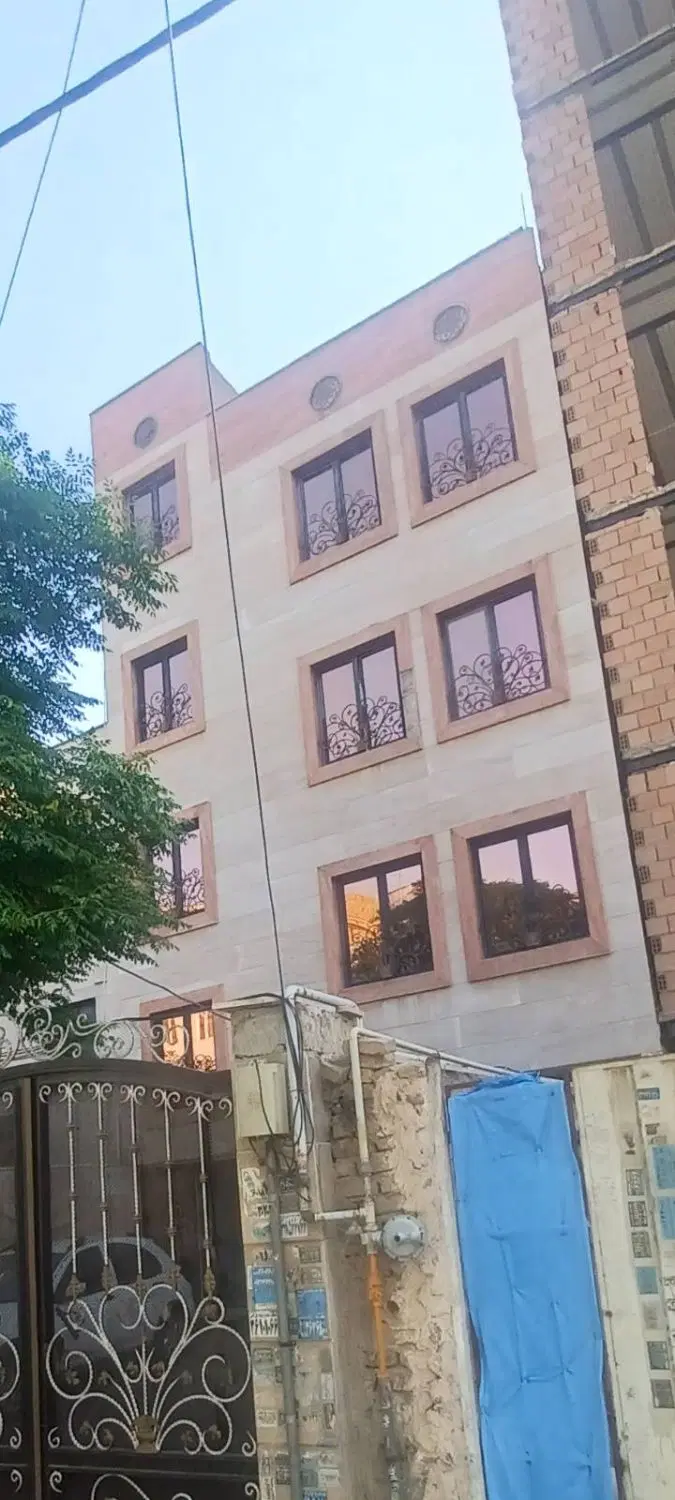 آپارتمان تک واحدی  130متری میدان ساعت