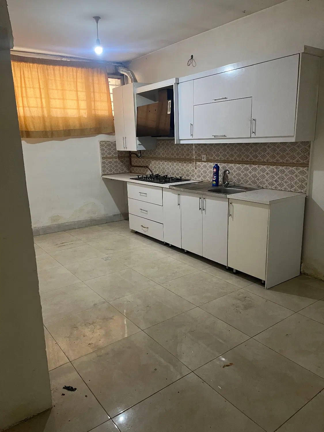 فروش هوایی  توس ۳۳ کشف