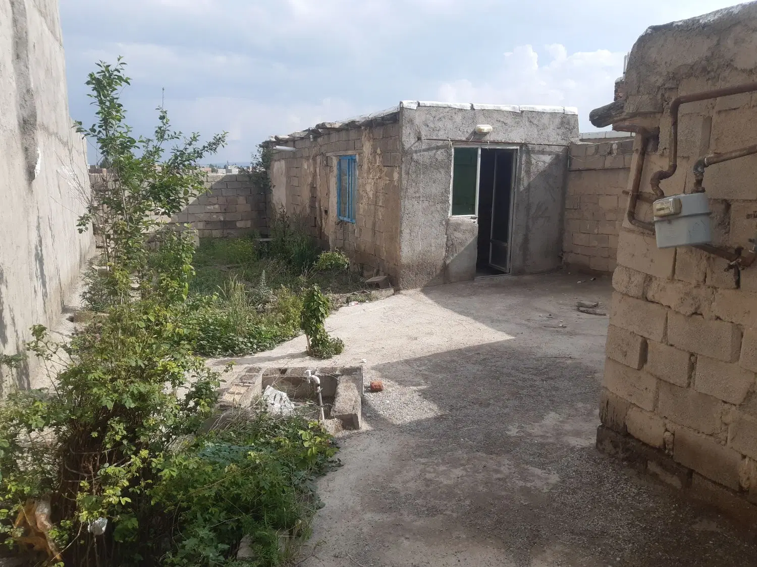 ۱۲۶متر خانه در آرازعلی عرض ۷.۹۰طول ۱۶