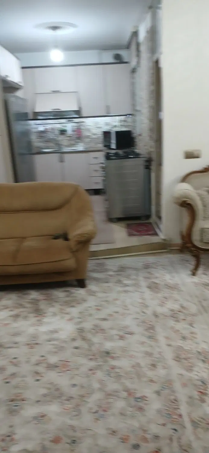 ۸۰ متر