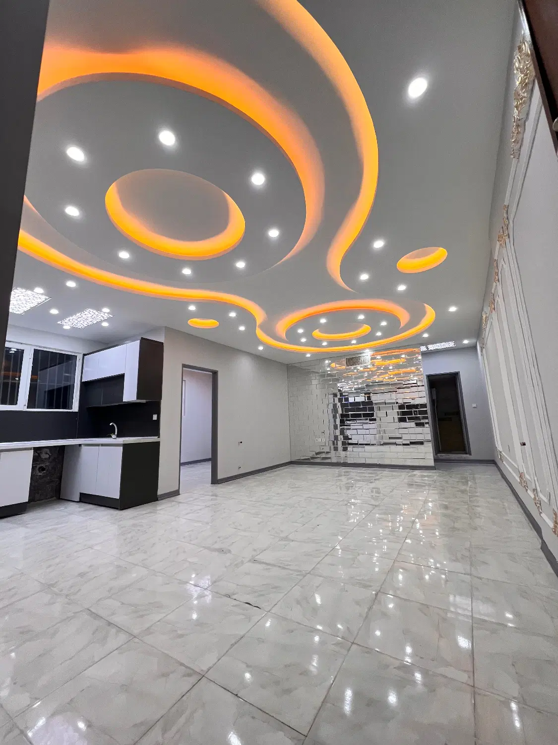 تراس دارِ بدون مشرف