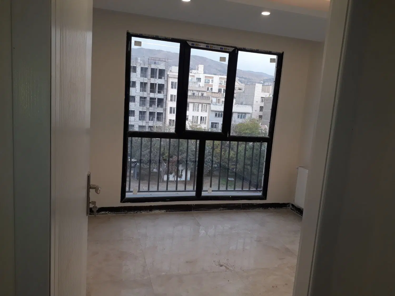 اپارتمان۱۳۵متر ۳خوابه۱ساله