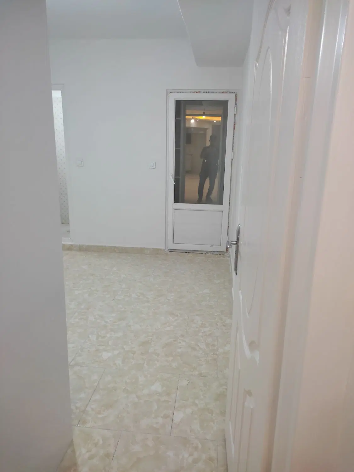 باسلام آپارتمان ۷۵متریکخواب نیم طبقه اول