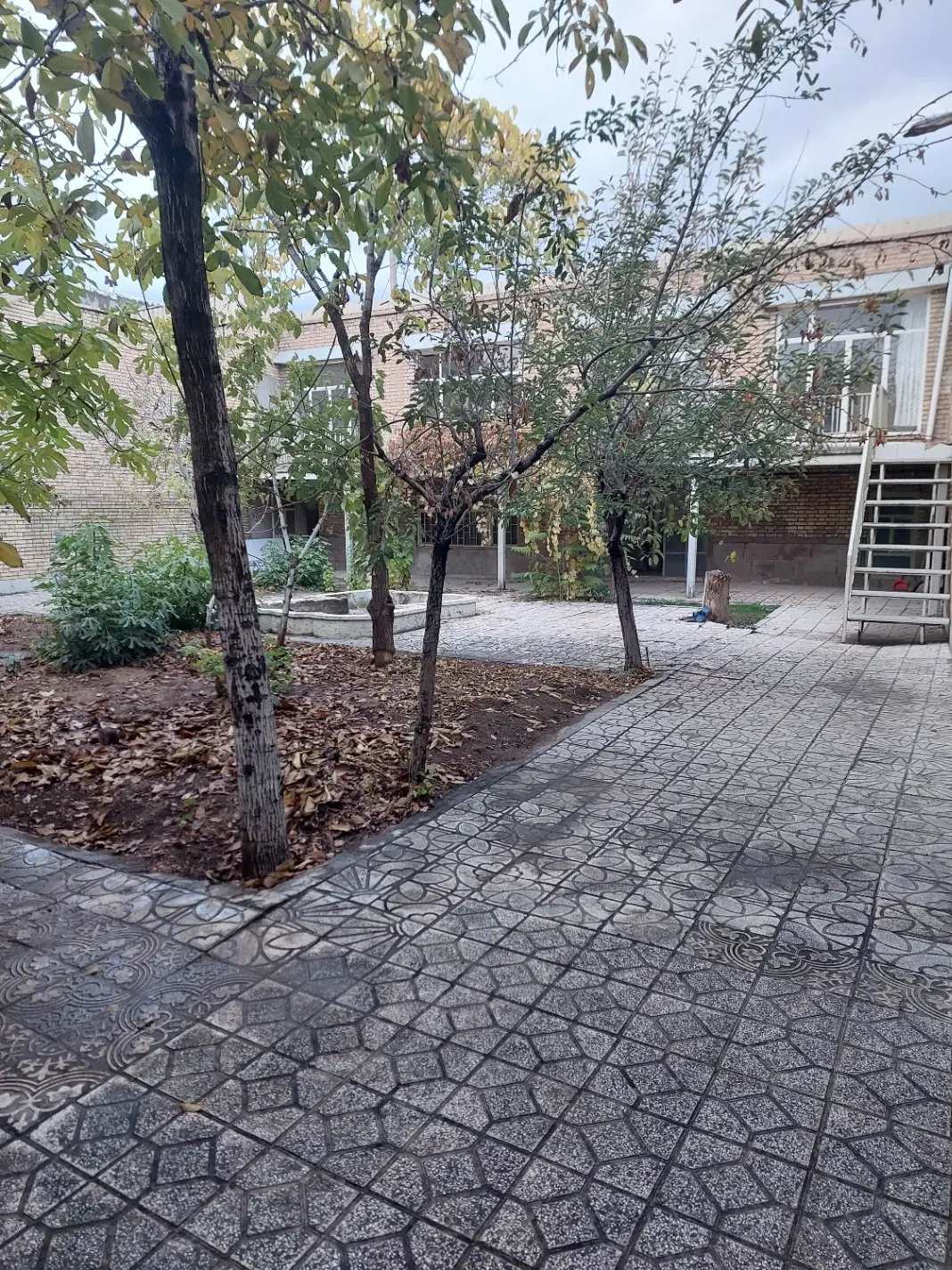 فروش حیاط کلنگی در خ راسته کوچه
