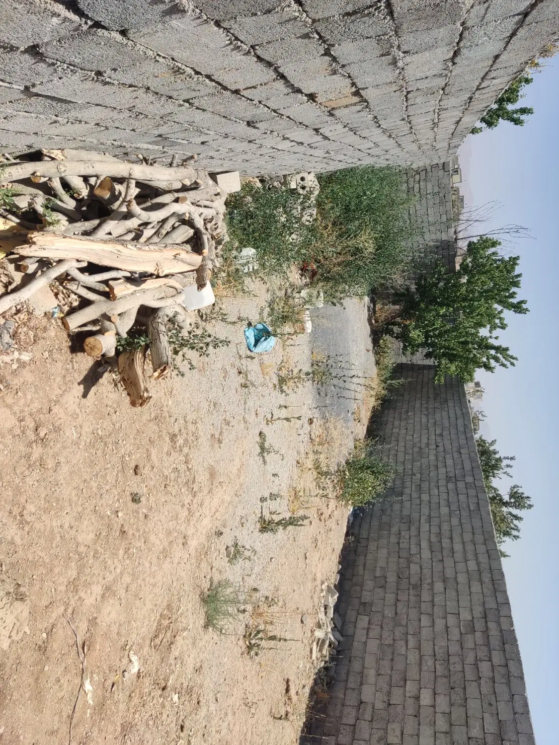 زمین چهار دیواری