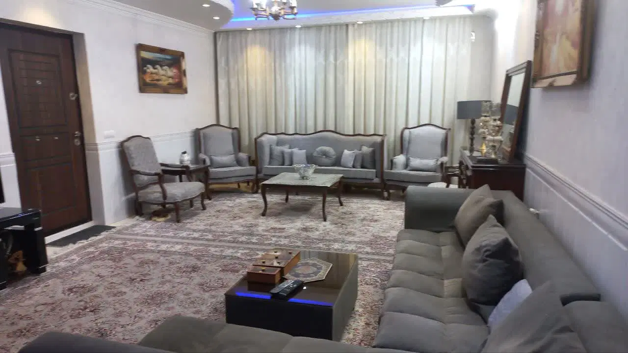 ساختمان سه طبقه و نیم شخصی ساز