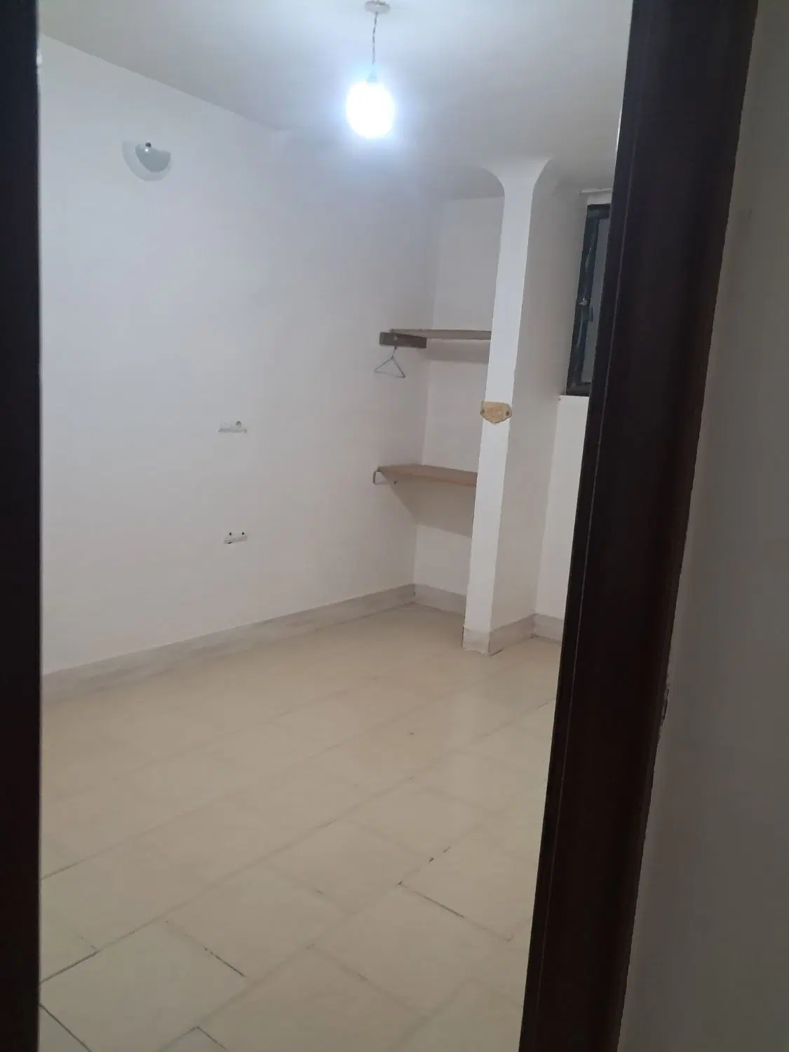 اجاره طبقه دو دولت ۴۵ نرجس ۳ فرعی پنجم